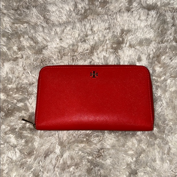 Tory Burch Handbags - Tory Burch Vibrant Wallet